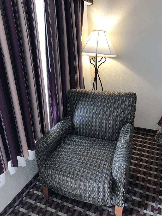 Millville Motorsports Inn And Suites Стая снимка
